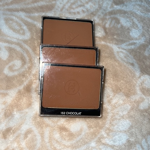Chanel Le Teint Ultra Tenue Ultrawear Flawless Compact foundation:“152 CHOCOLAT” - Picture 7 of 8